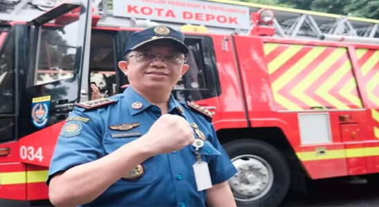 Firefighters Provide Fire Safety Tips During the Christmas and New Year Holidays