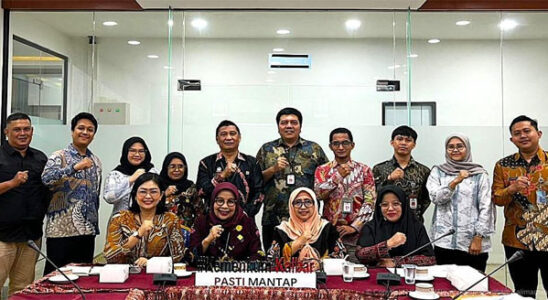 West Kalimantan Ministry of Law and Human Rights Strengthens Service Standardization