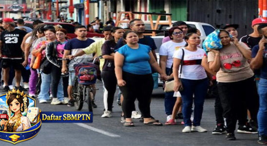 Venezuelans Panic Buying After US Invasion and Maduro's Arrest