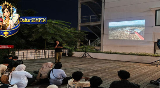 Reporters Shared Tips for Covering Disasters During a Discussion