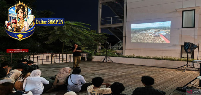 Reporters Shared Tips for Covering Disasters During a Discussion